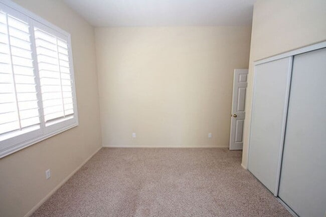 Building Photo - Exceptional Executive Single Story Home