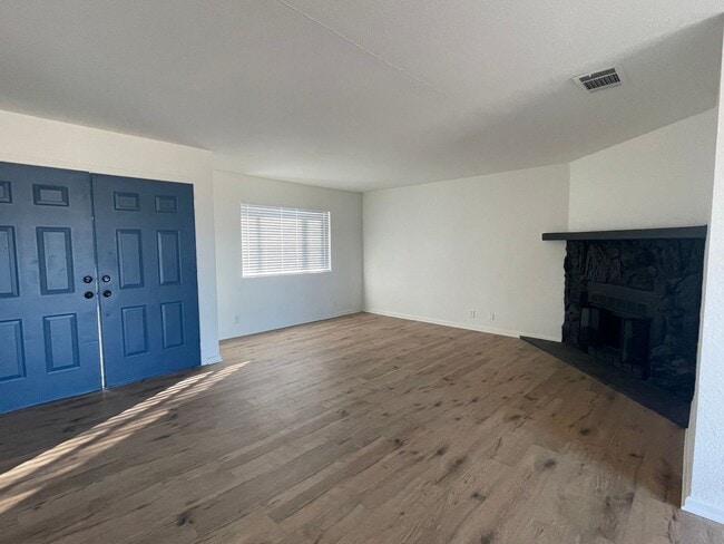 Building Photo - Ask About The Move In Special!!!