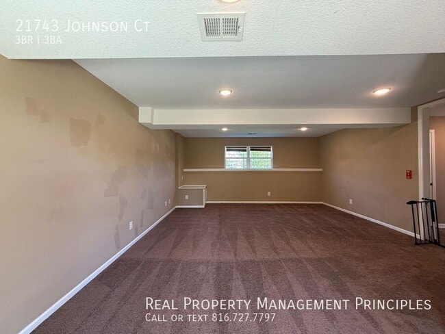 Building Photo - 21743 Johnson Ct
