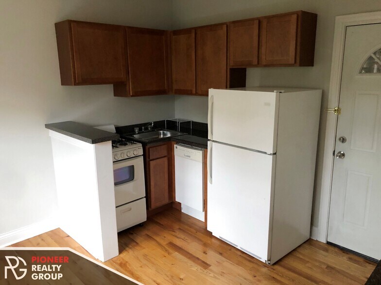 Building Photo - 2842 N Orchard St