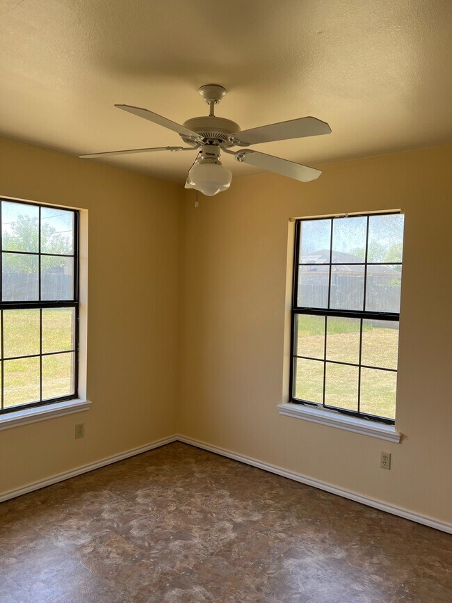 Bedroom - 1614 Bush St