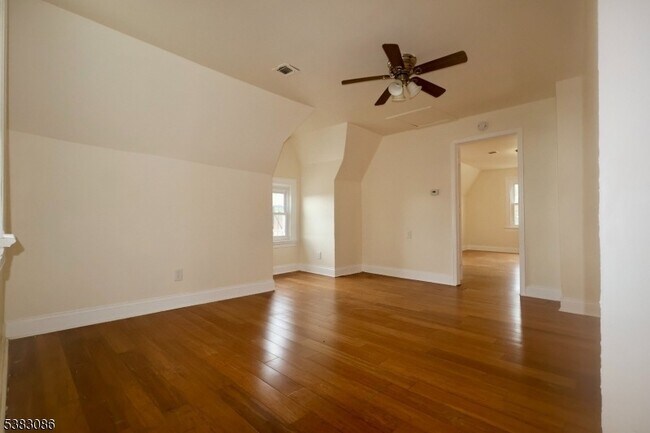 Building Photo - 34-36 Hedden Terrace Unit 3
