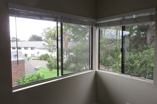 Building Photo - Townhome for Rent — La Jolla Village, South Point Community