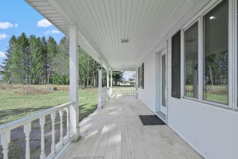 Building Photo - 233055 Schoolhouse Ln
