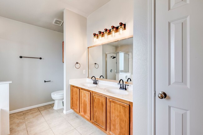 Building Photo - 6113 Bridgewood Dr