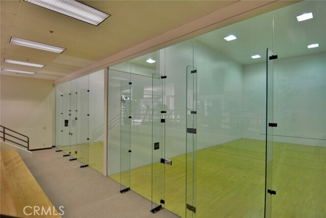 Building Photo - 600 W 9th St