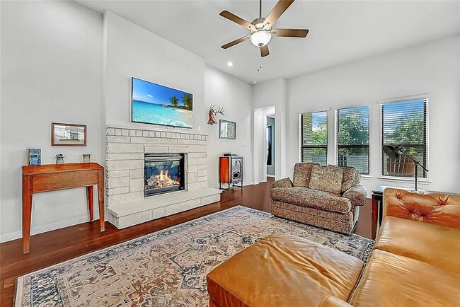 Building Photo - 204 Belford St