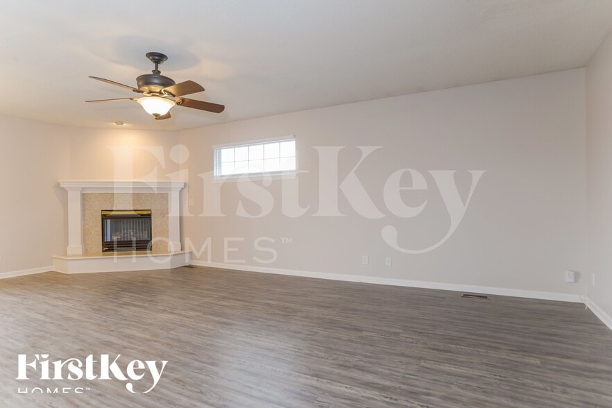 Building Photo - 11123 N Lewis Ave