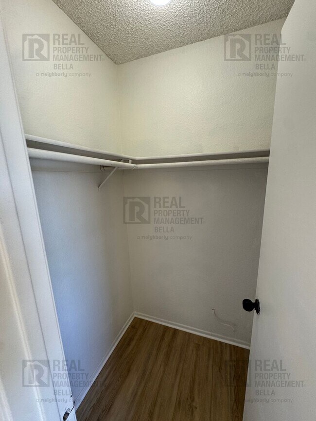 Building Photo - 1330 Wrigley Ln