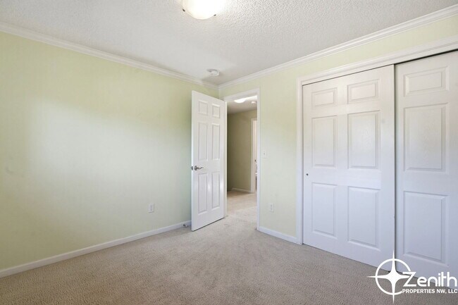 Building Photo - 2409 SE 139th Ave