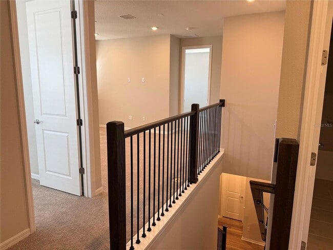 Building Photo - 16446 Lone Oak Cir