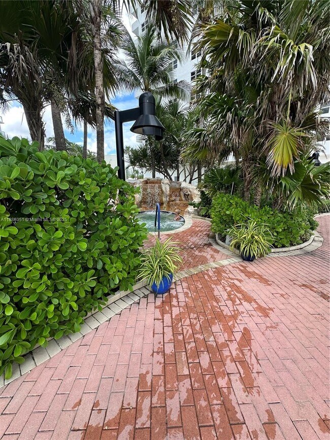 Building Photo - 3001 S Ocean Dr