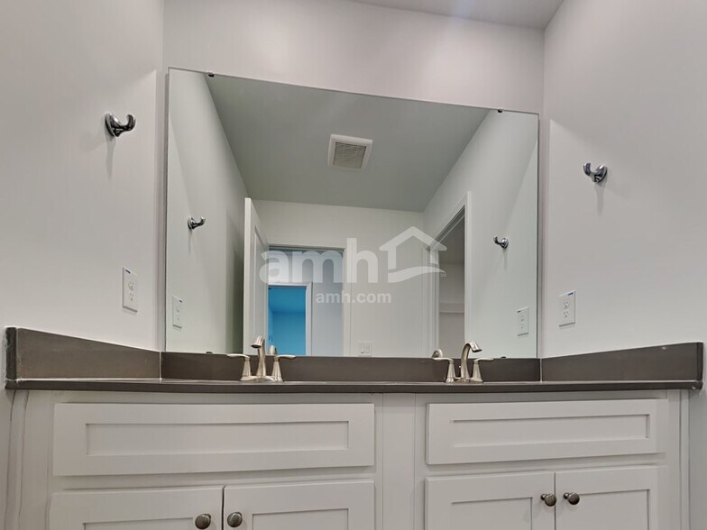 Building Photo - 140 Bee Tree Blvd