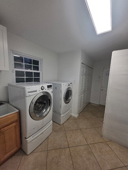 Building Photo - 14 Lawson Dr