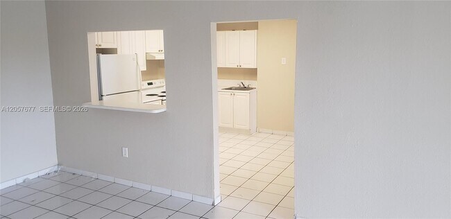 Building Photo - 5100 SW 41st St
