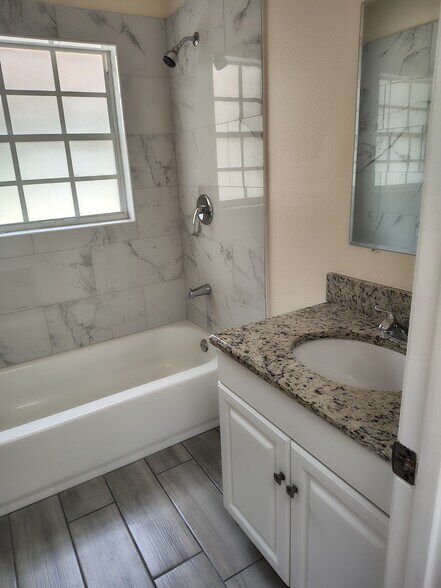 Building Photo - 1074 Universal Rest Pl