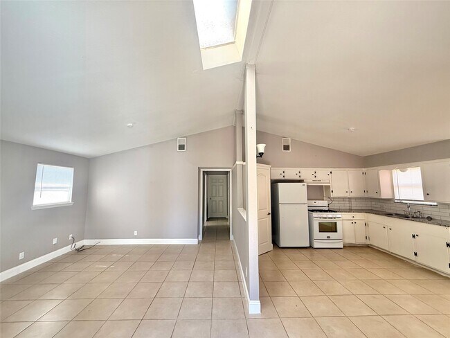 Building Photo - 12842 Corpus Christi St