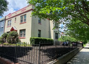 Building Photo - 1618 Isherwood St NE