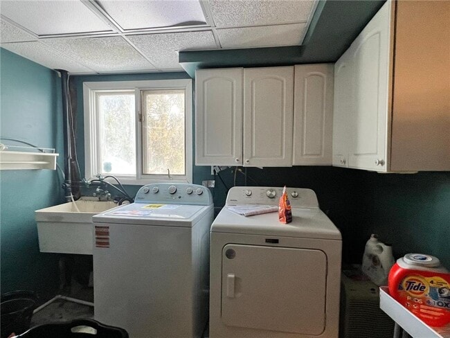 Building Photo - 520 Lake Summit Ct