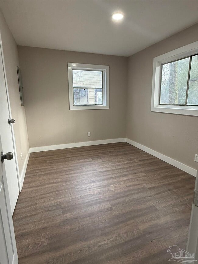 Building Photo - 8024 Hayworth Ave