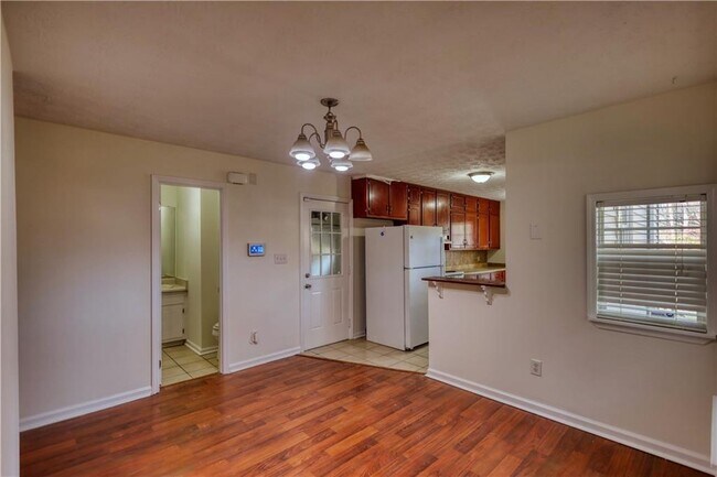 Building Photo - 2475 Nugget Dr SW