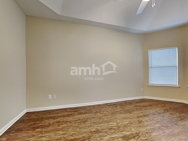 Building Photo - 11753 Donato Dr