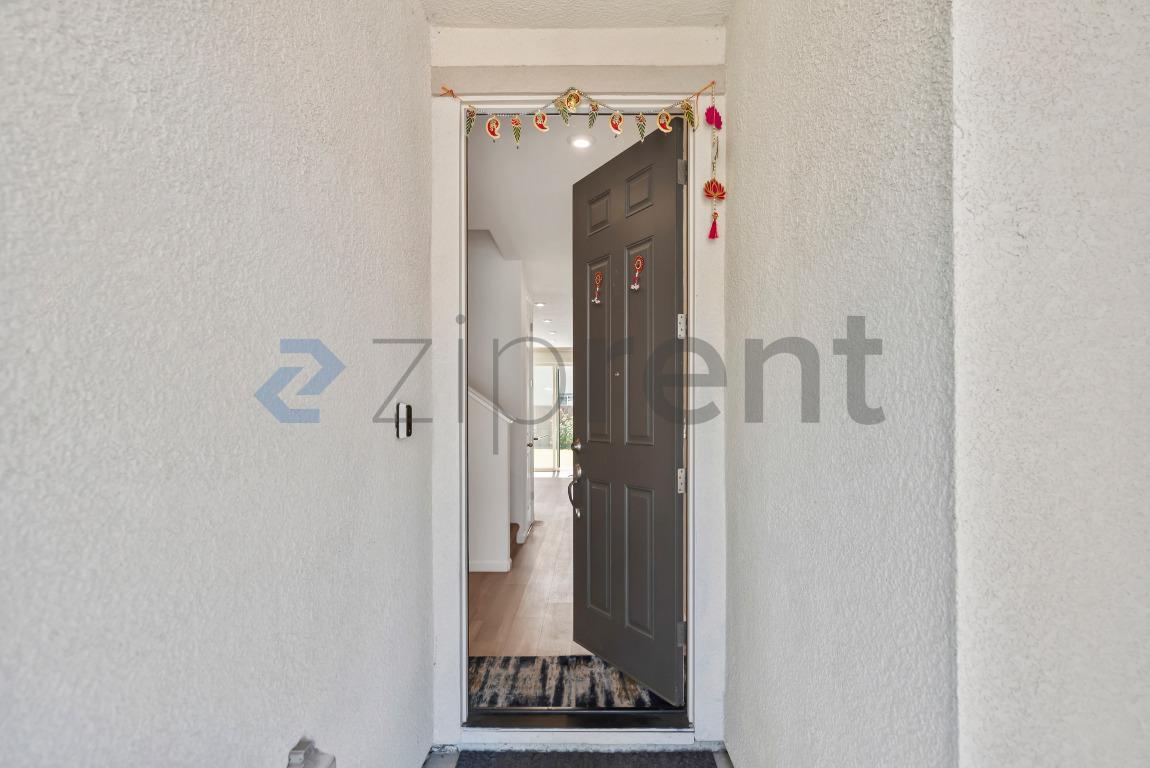 Building Photo - Unit 1