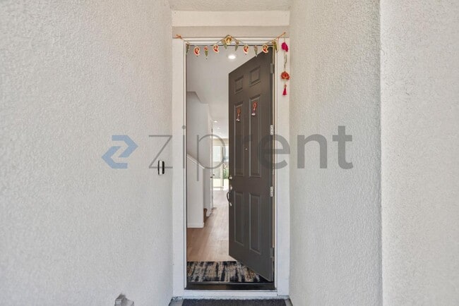 Building Photo - Unit 1