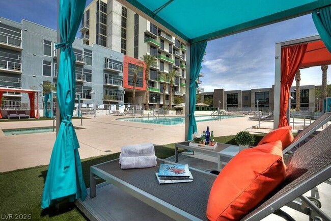 Building Photo - 353 E Bonneville Ave