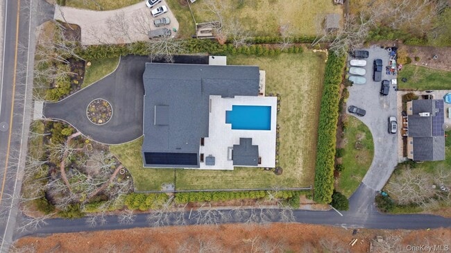 Building Photo - 47 Old Riverhead Rd