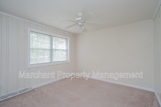 Building Photo - 120 Grove Rd