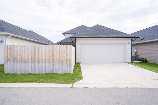 Building Photo - 318 Timber Brook Dr