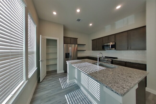 Building Photo - 22605 Terrazzo Dr