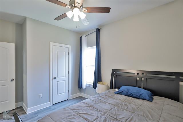 Building Photo - 5433 Fallbrook Dr