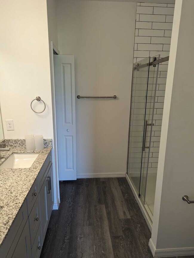 Building Photo - 2317 NE 15th Ln