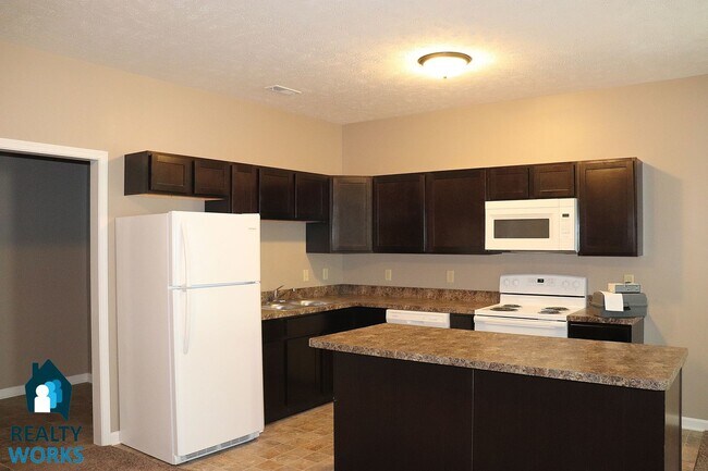 Building Photo - 805 Charleston St