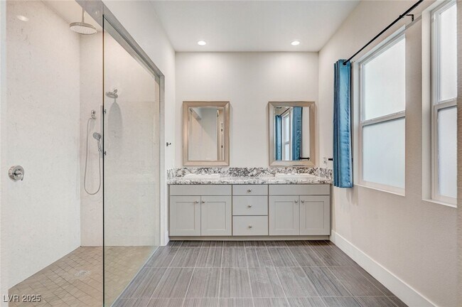 Building Photo - 3395 Stone View Ave