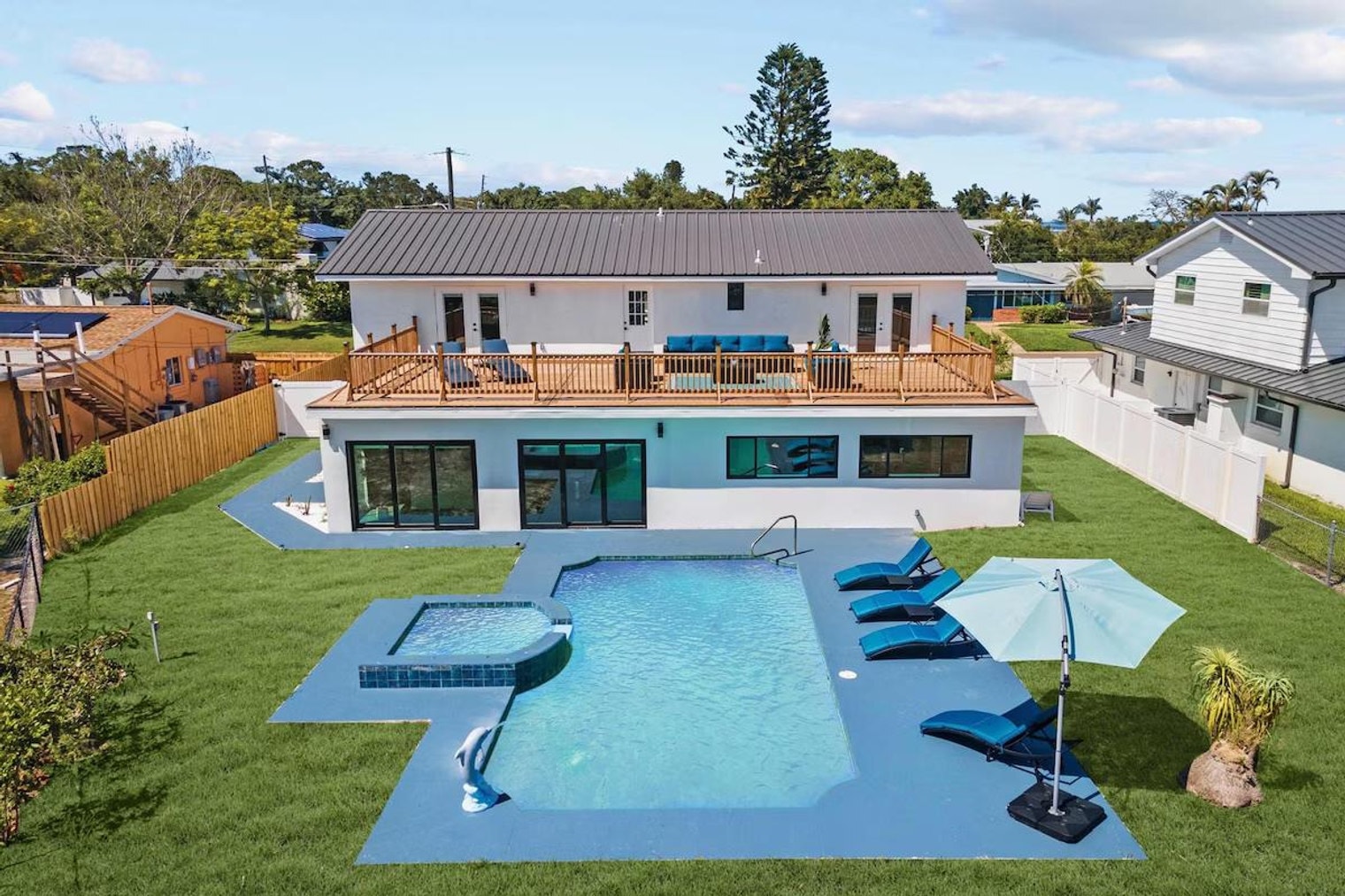 Building Photo - 650 69th Ave S