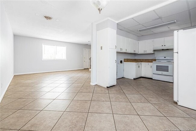 Building Photo - 2328 Barrington Cir
