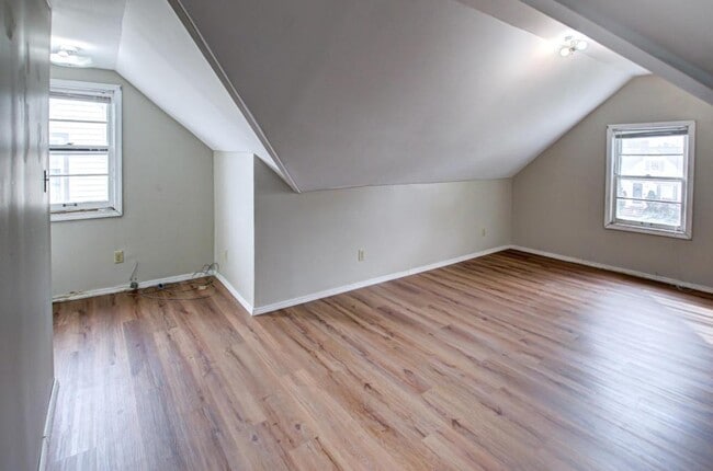 Building Photo - 6206 Alber Ave