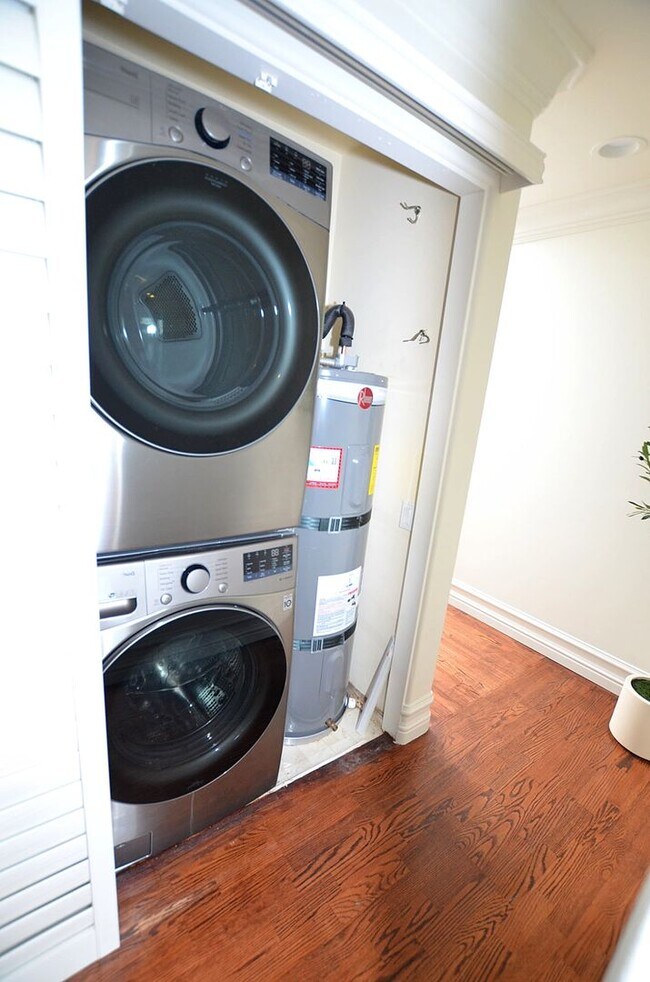 Building Photo - 3 Bedroom 2 bath Vacation Rental.