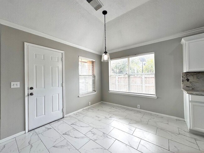 Building Photo - 3002 E Cedar Sun Trail
