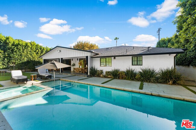 Building Photo - 13339 Margate St