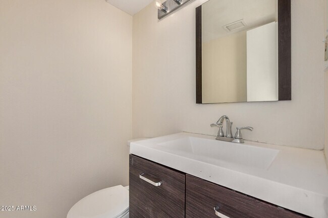 Building Photo - 16021 N 25th Dr