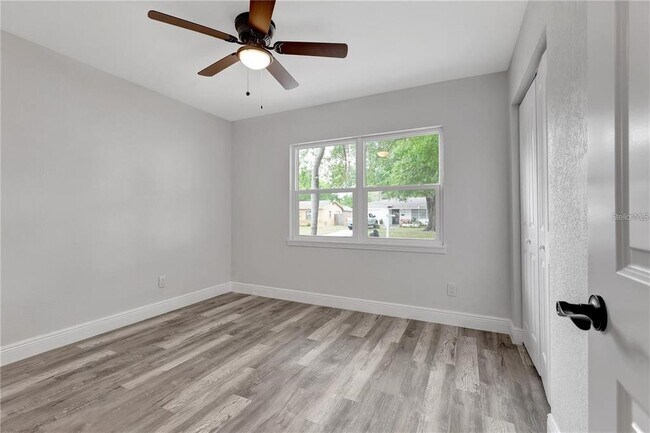 Building Photo - 6660 17th Ln N