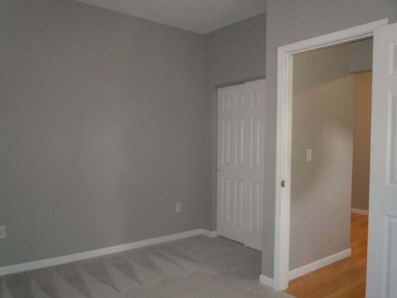 Building Photo - 455 Hoehn St