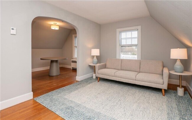 Building Photo - 118 Ruggles Ave