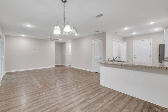 Building Photo - Available for Rent