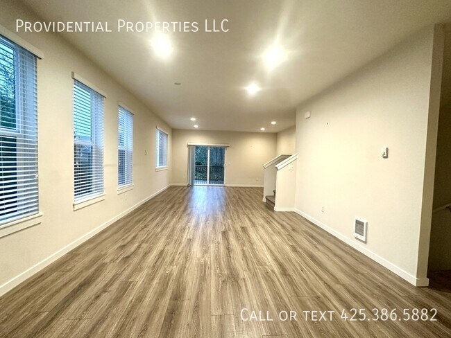 Building Photo - 12915 20th Dr W