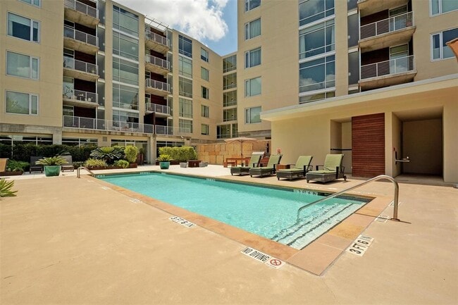 Building Photo - 210 Lee Barton Dr